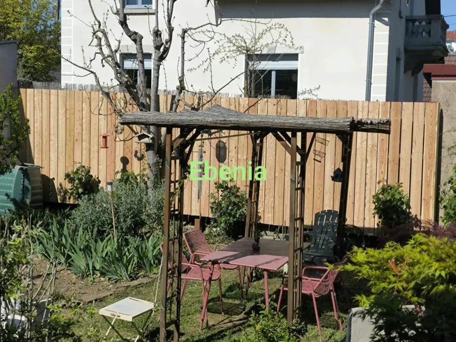 Aménagement extérieur et clôture par Ebenia