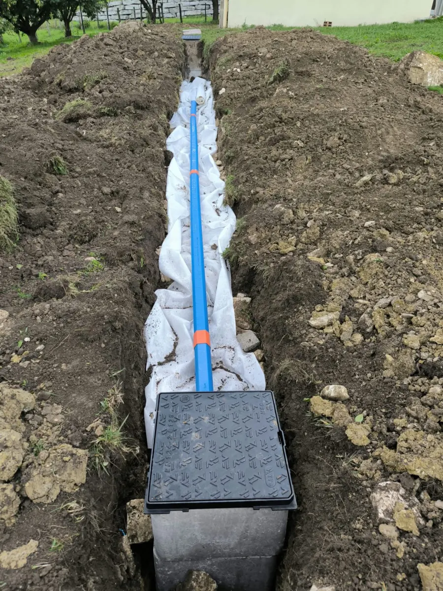 Regard et canalisation installés par Ebenia près de Besançon