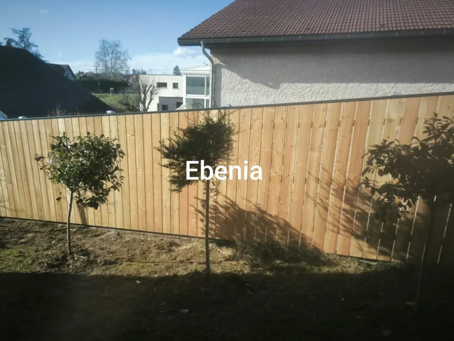 Pose de clôtures et aménagements extérieurs par Ebenia à Charbonnières-les-Sapins